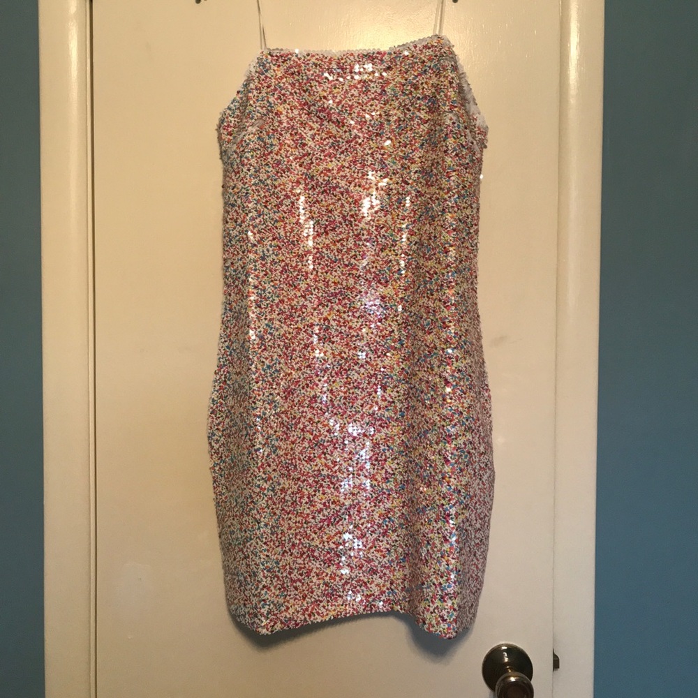 Super fun “confetti” sequins party dress